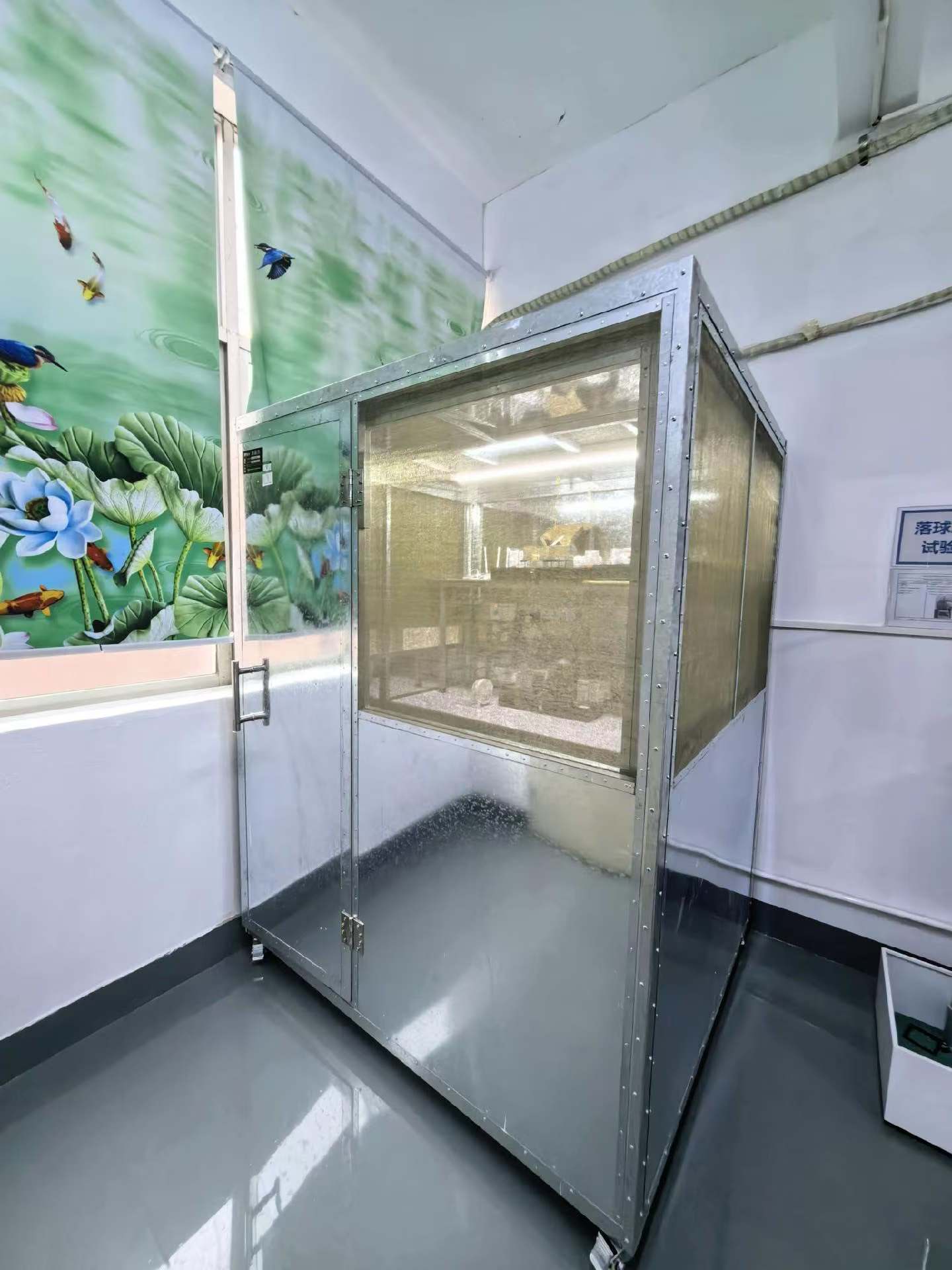 Environmental testing chamber
